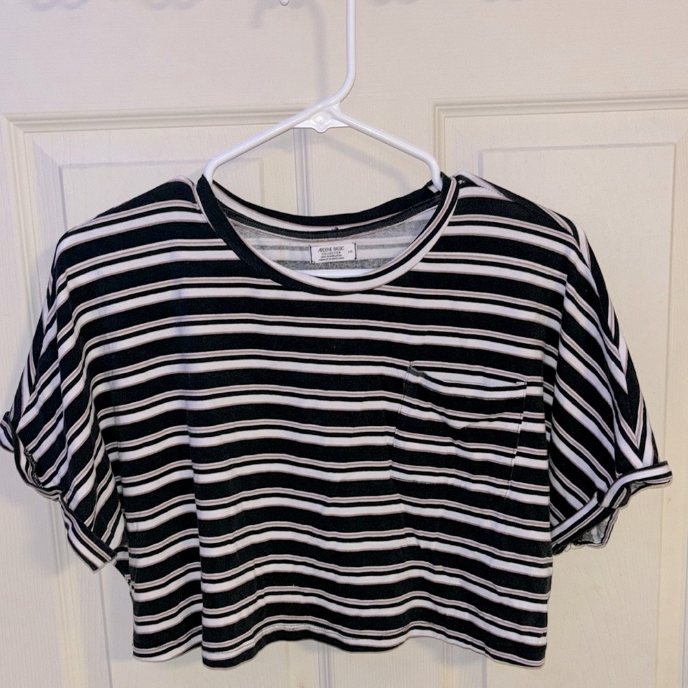 🪻3/$30 Striped crop top!🪻
